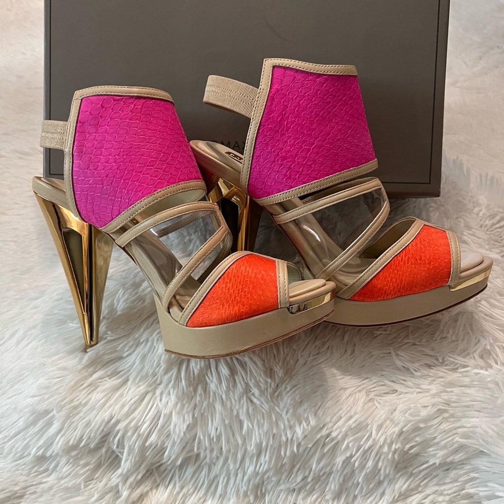 🎉HP🎉NWT BCBG Maxazria Ma-Hex Orange and Pink Heels